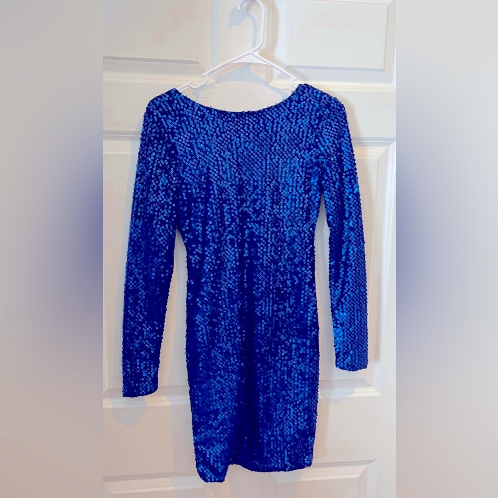 NWT sz.S biue sequin dress from Motel